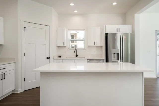 $379,900 | 15571 Finley Way, South Beloit, IL 61080