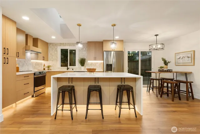 $1,699,990 | 13405 Northeast 84th Street, Redmond, WA 98052