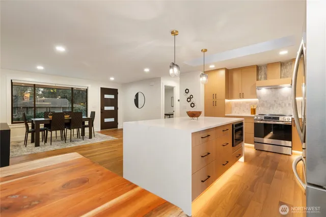 $1,699,990 | 13405 Northeast 84th Street, Redmond, WA 98052