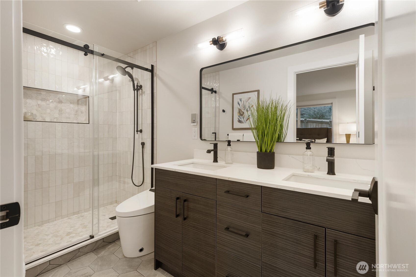 13405 Northeast 84th Street Redmond, WA 98052 - Photo 22 of 37