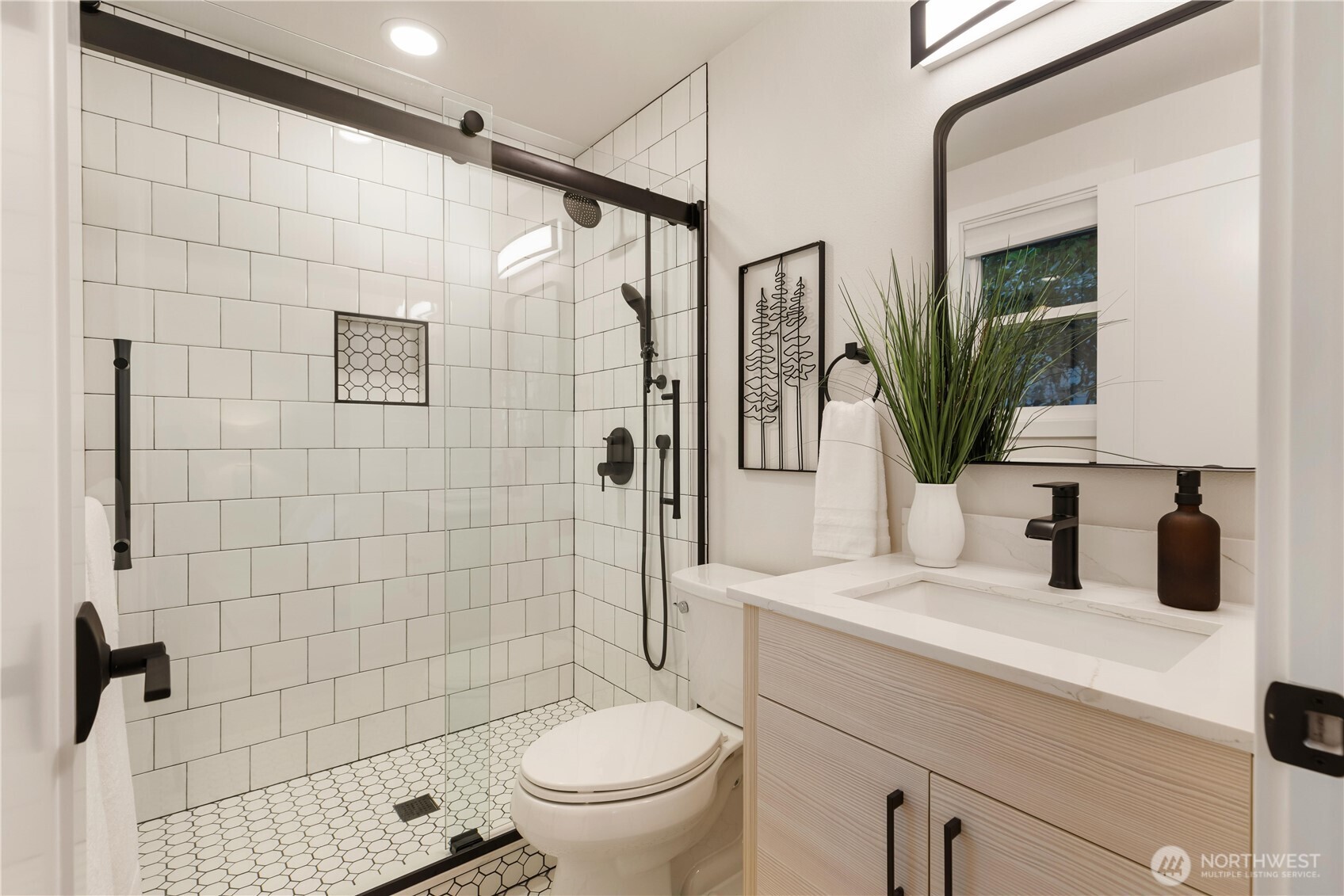 13405 Northeast 84th Street Redmond, WA 98052 - Photo 25 of 37