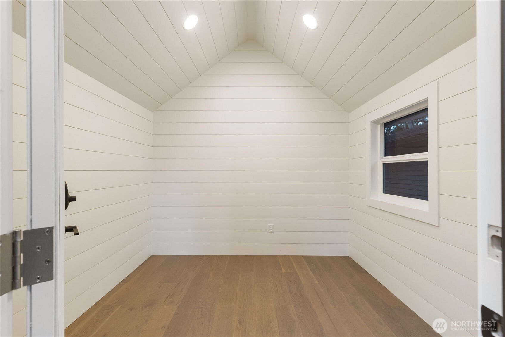 13405 Northeast 84th Street Redmond, WA 98052 - Photo 34 of 37