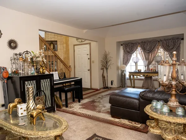 $315,000 | 232 Highland Road, Matteson, IL 60443