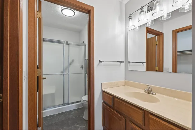 $184,900 | 10441 Greenbrier Road, Unit 222, Minnetonka, MN 55305