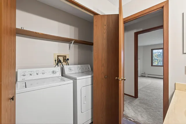 $184,900 | 10441 Greenbrier Road, Unit 222, Minnetonka, MN 55305