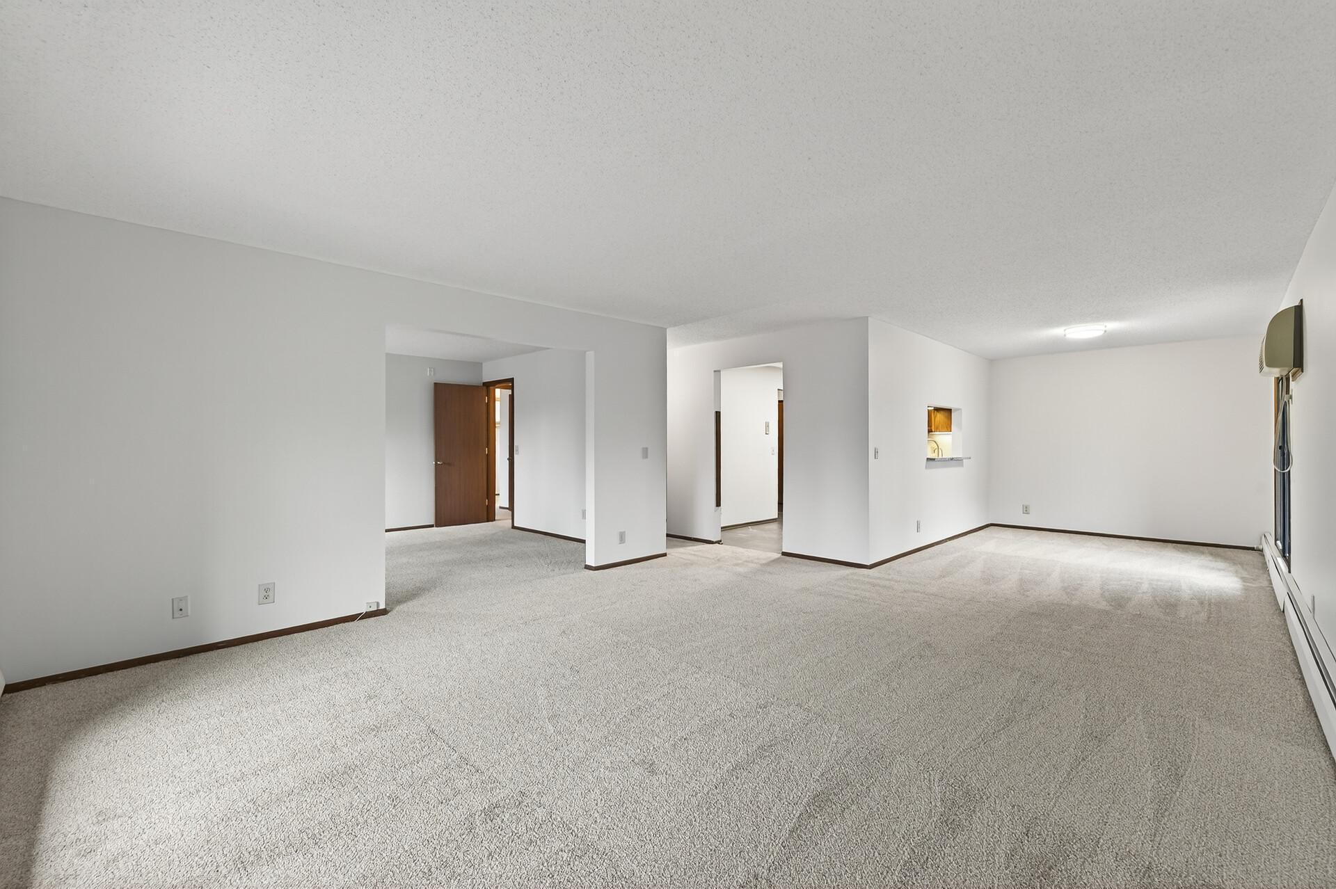 10441 Greenbrier Road, Unit 222 Minnetonka, MN 55305 - Photo 6 of 24