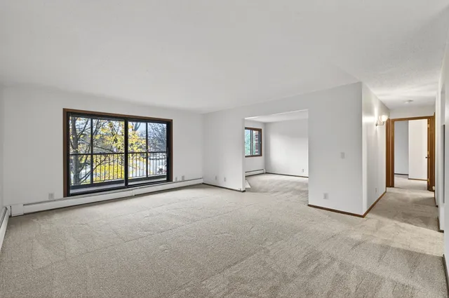 $184,900 | 10441 Greenbrier Road, Unit 222, Minnetonka, MN 55305