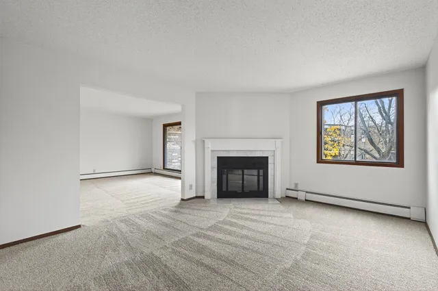 $184,900 | 10441 Greenbrier Road, Unit 222, Minnetonka, MN 55305