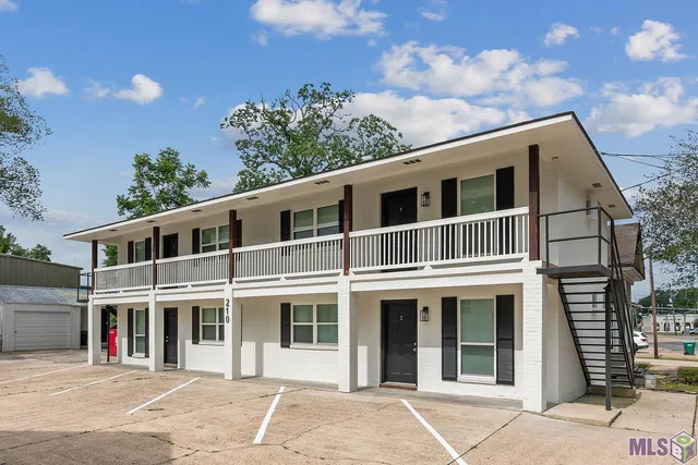 $1,000 | Undisclosed Address, Denham Springs, LA 70726