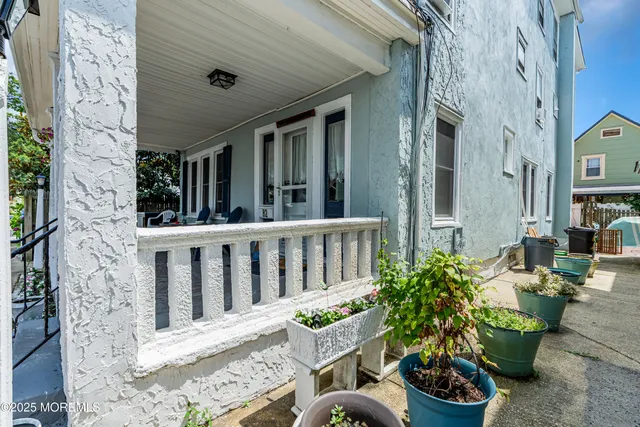 a car parked in front of a house