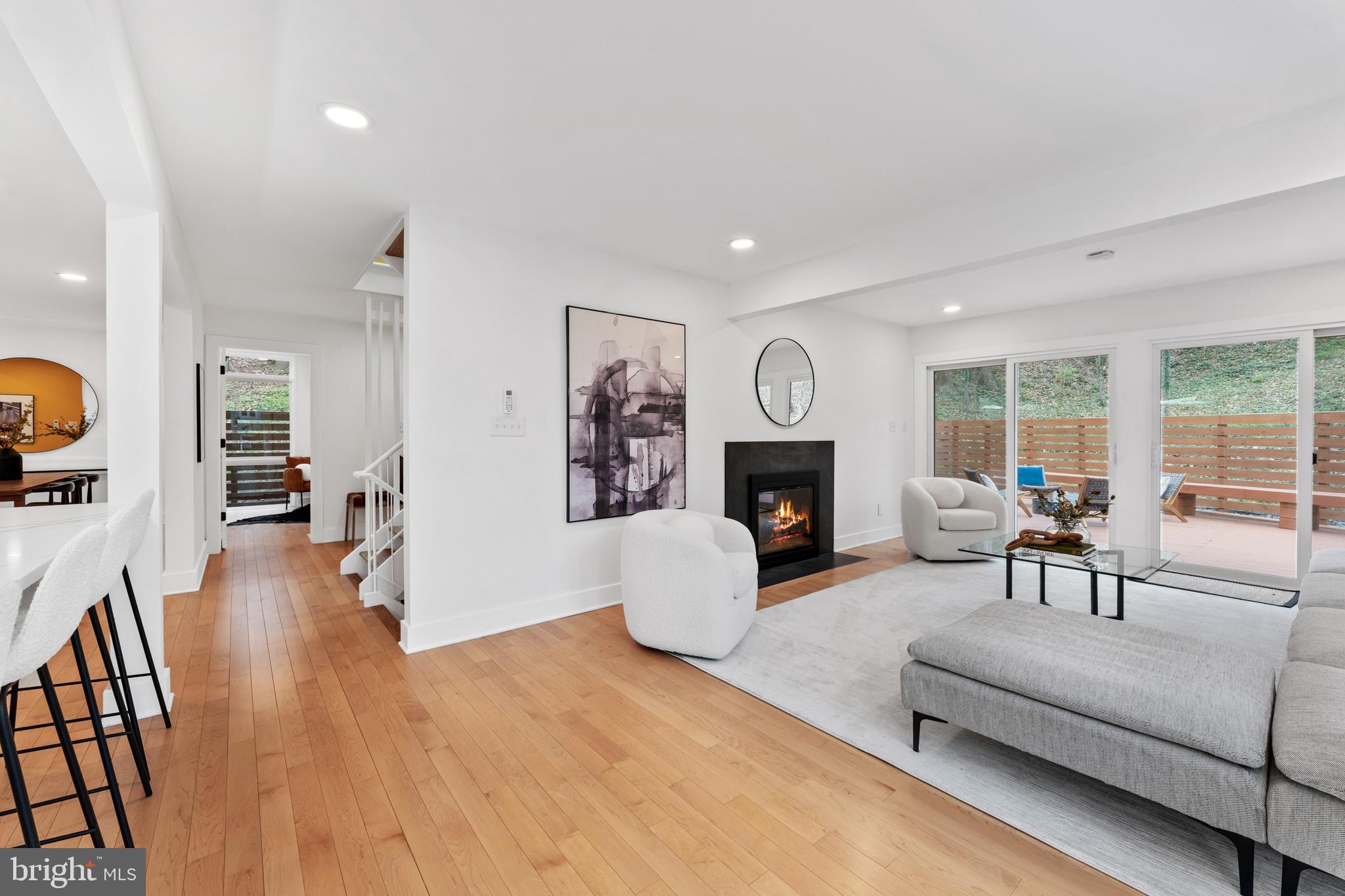 6522 Walhonding Road Bethesda, MD 20816 - Photo 6 of 76 Living Room