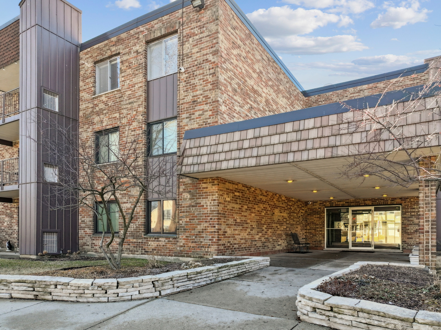 522 East Algonquin Road, Unit 113 Schaumburg, IL 60173 - Photo 1 of 1 a front view of a building