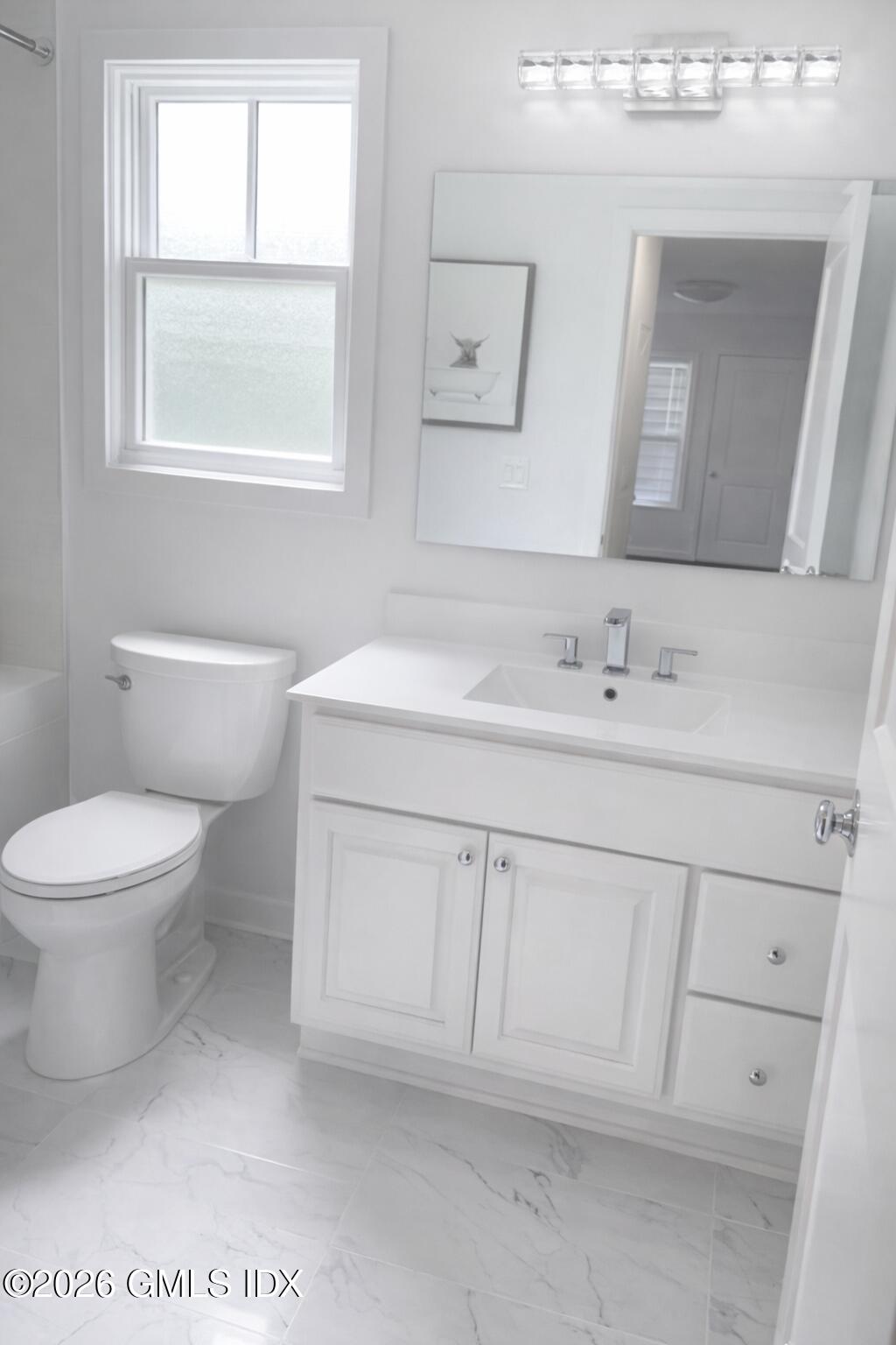 89 View Street West, Unit 2 Greenwich, CT 06830 - Photo 15 of 28 89 View St bathroom 2