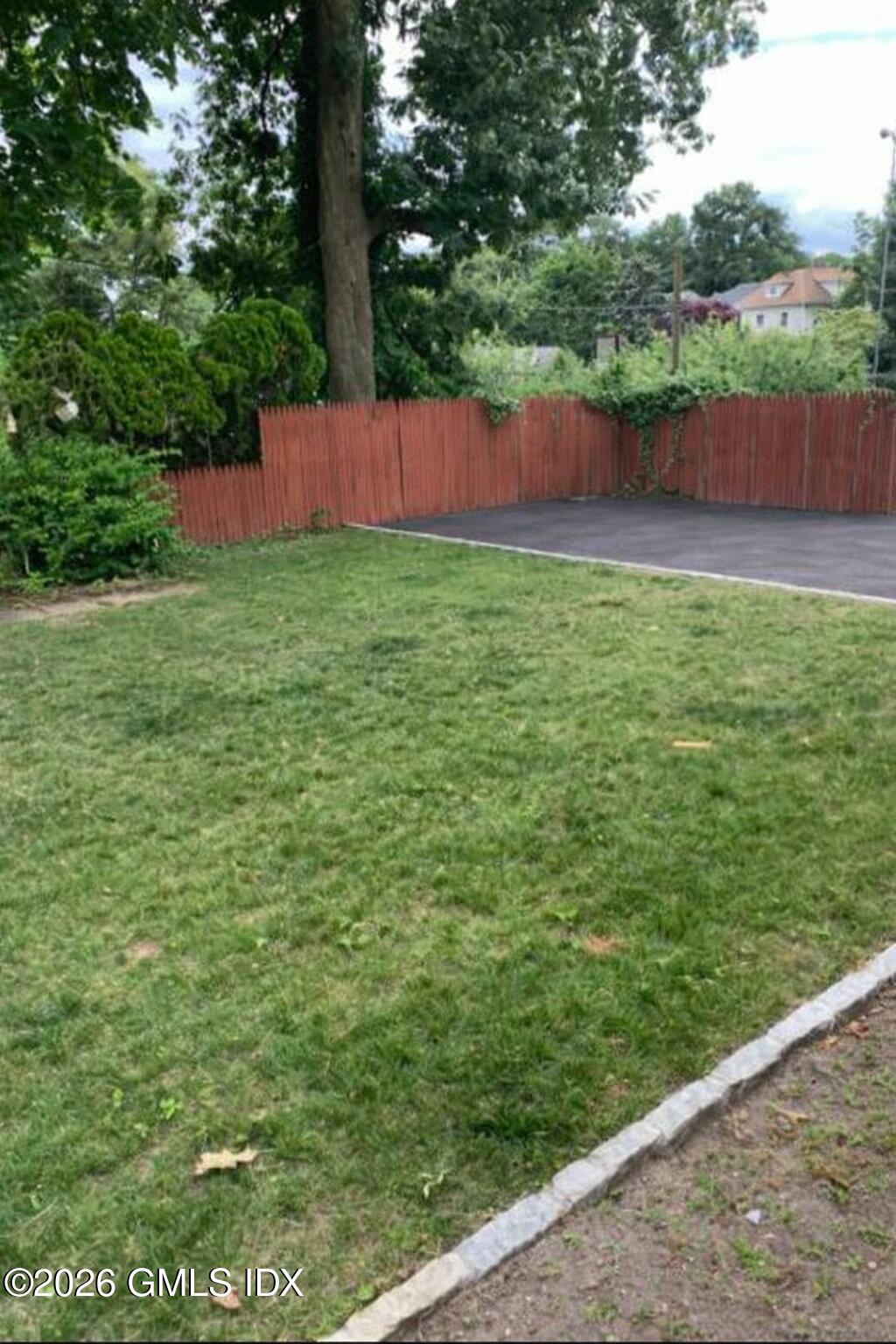 89 View Street West, Unit 2 Greenwich, CT 06830 - Photo 25 of 28 89 View St parking