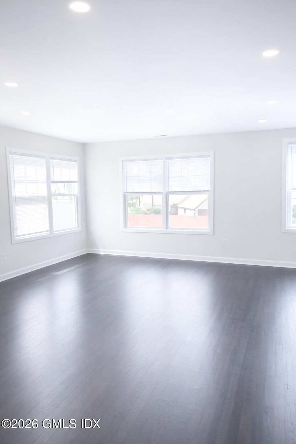 89 West View Street, Unit 2 Greenwich, CT 06830 - Photo 3 of 19 89 View St living room
