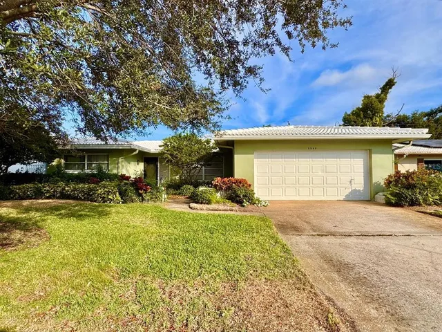 $2,600 | 2060 Attache Court, Clearwater, FL 33764