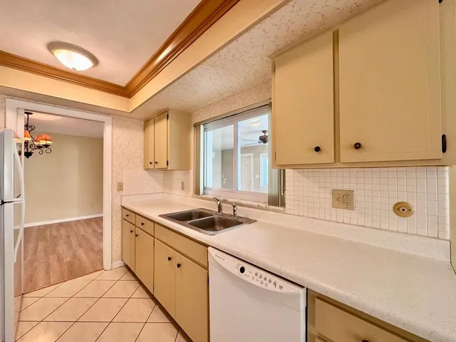 $2,600 | 2060 Attache Court, Clearwater, FL 33764