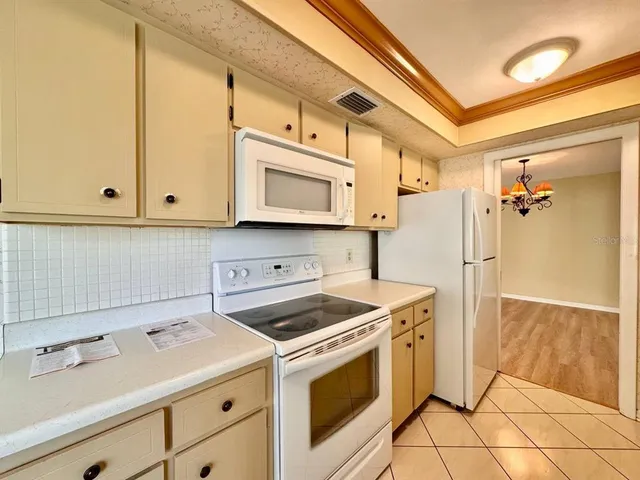 $2,600 | 2060 Attache Court, Clearwater, FL 33764