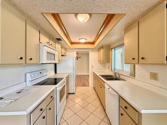 $2,600 | 2060 Attache Court, Clearwater, FL 33764