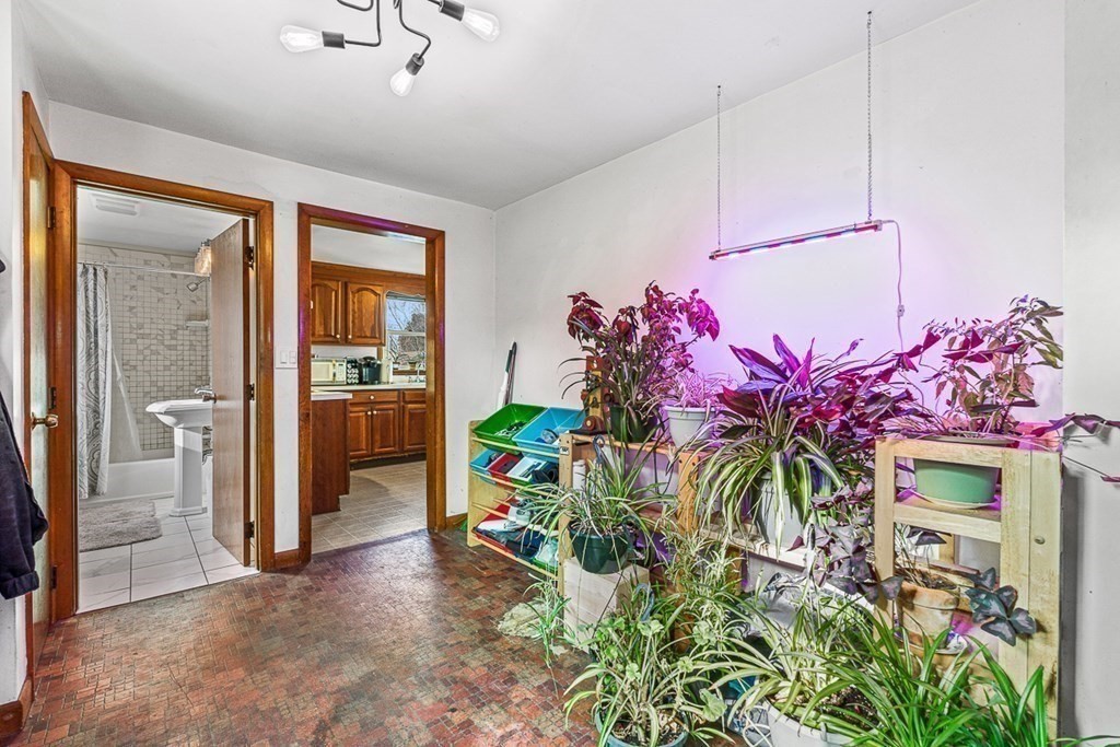 9 Thayer Street Framingham, MA 01702 - Photo 6 of 14