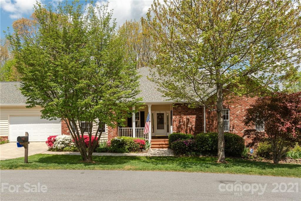 672 High Quarry Road Hendersonville, NC 28791 - Photo 2 of 36 Gallery Image 2