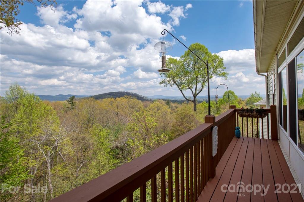 672 High Quarry Road Hendersonville, NC 28791 - Photo 11 of 36 Gallery Image 11