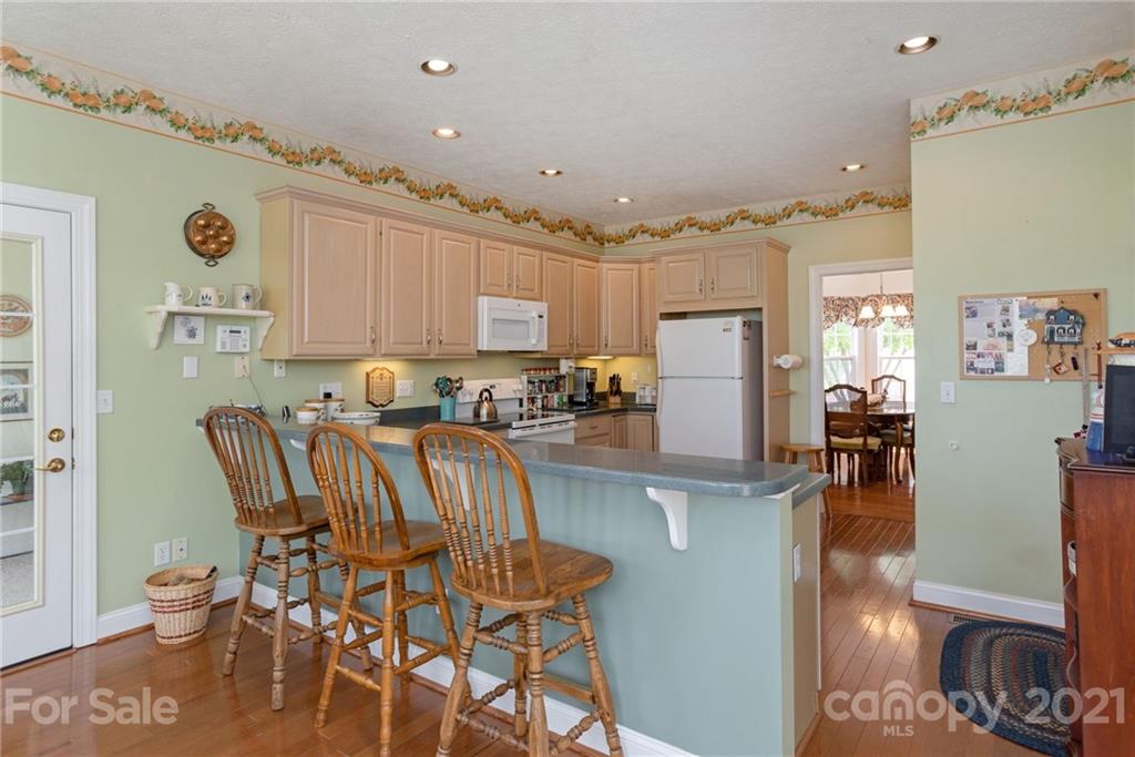 672 High Quarry Road Hendersonville, NC 28791 - Photo 15 of 36 Gallery Image 15