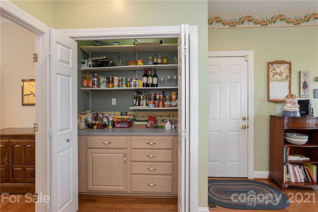 672 High Quarry Road Hendersonville, NC 28791 - Photo 18 of 36 Gallery Image 18