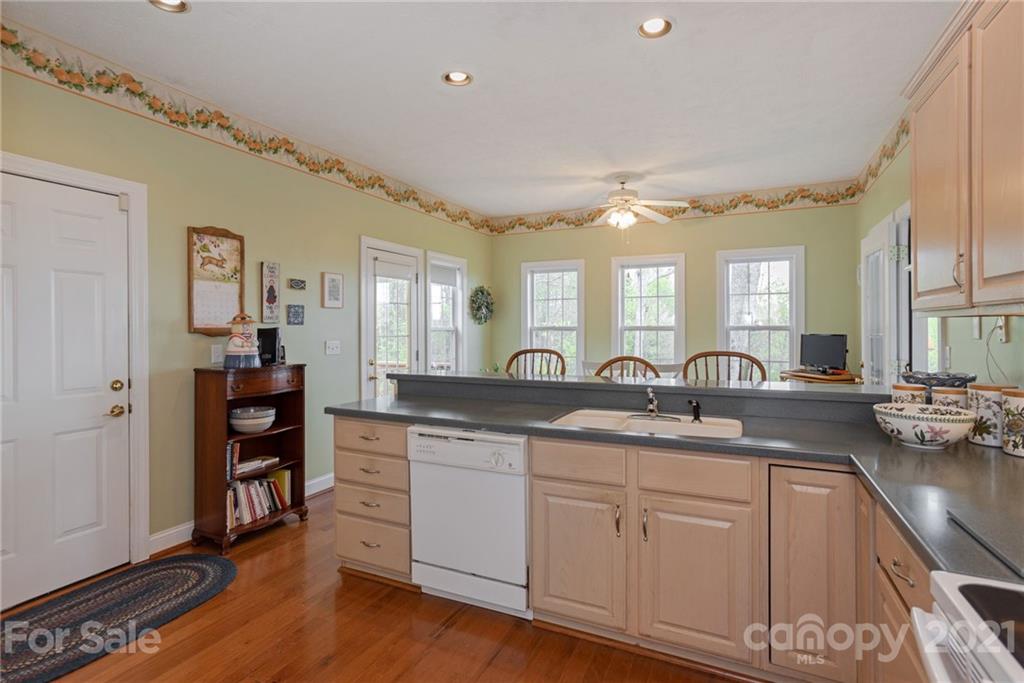 672 High Quarry Road Hendersonville, NC 28791 - Photo 19 of 36 Gallery Image 19