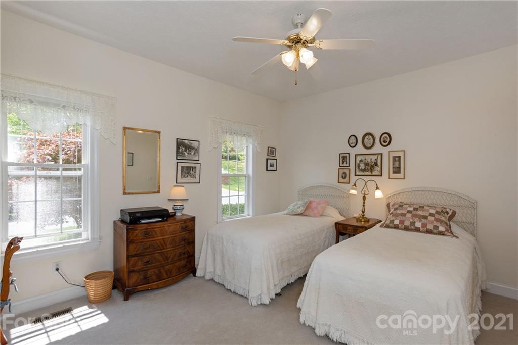 672 High Quarry Road Hendersonville, NC 28791 - Photo 27 of 36 Gallery Image 27