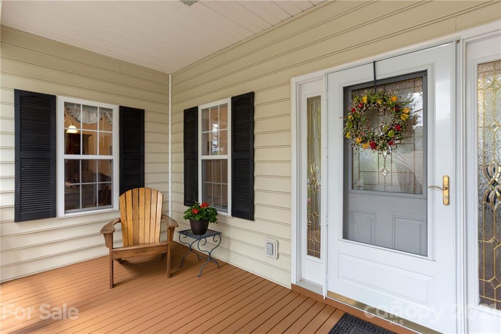 672 High Quarry Road Hendersonville, NC 28791 - Photo 4 of 36 Gallery Image 4