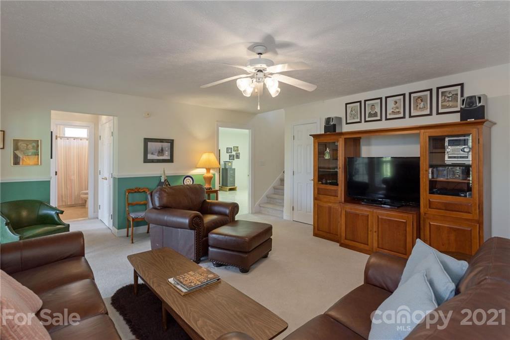 672 High Quarry Road Hendersonville, NC 28791 - Photo 34 of 36 Gallery Image 34