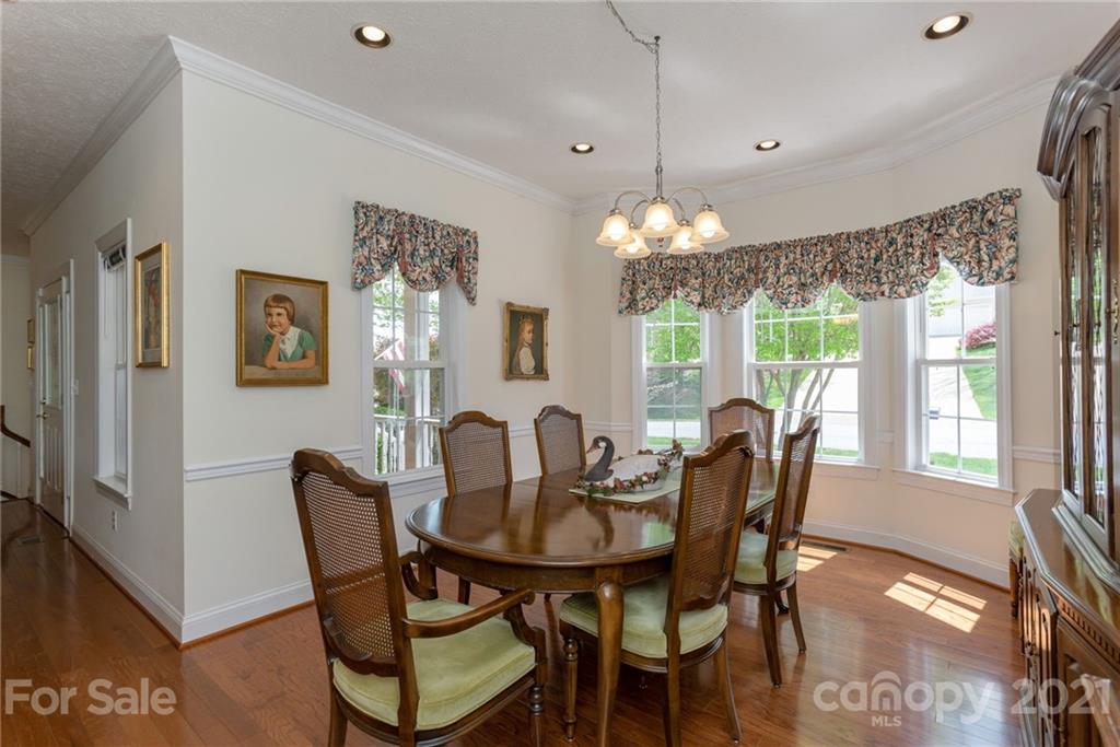 672 High Quarry Road Hendersonville, NC 28791 - Photo 5 of 36 Gallery Image 5