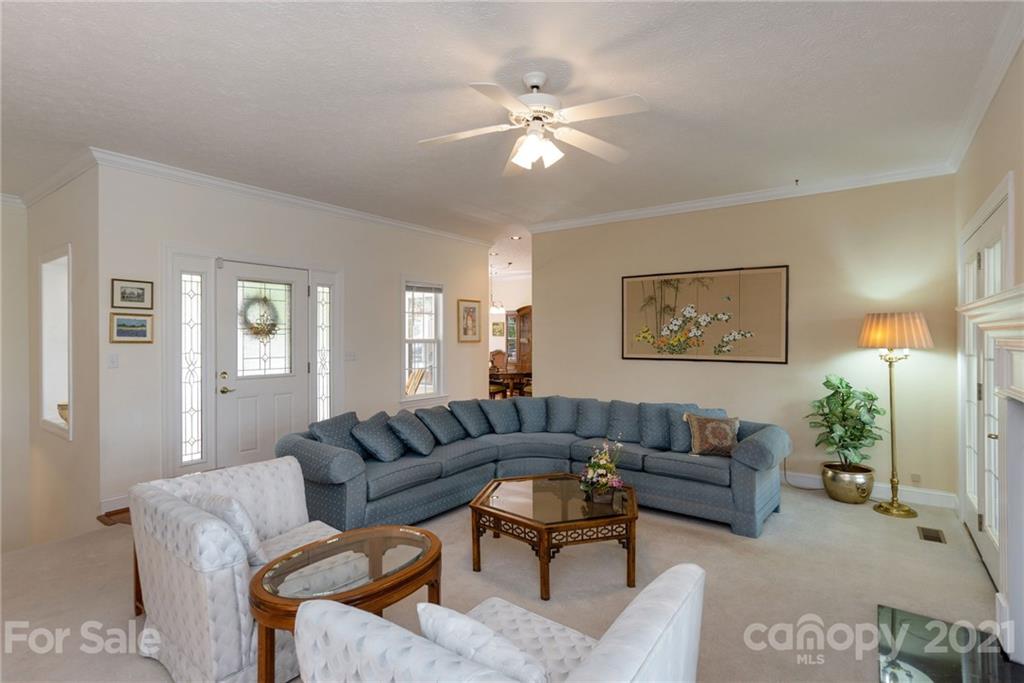 672 High Quarry Road Hendersonville, NC 28791 - Photo 6 of 36 Gallery Image 6