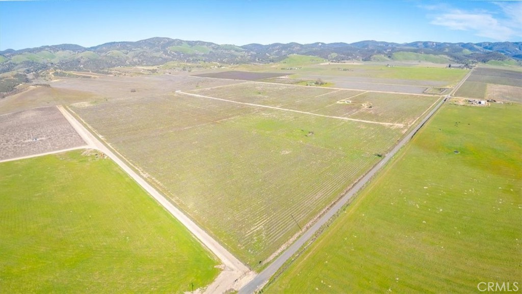 48655 Lockwood-Jolon Road Lockwood, CA 93932 - Photo 20 of 70 a view of an ocean and a mountain