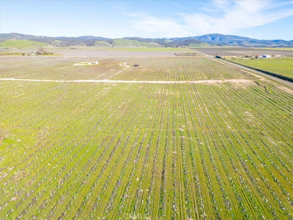 48655 Lockwood-Jolon Road Lockwood, CA 93932 - Photo 23 of 70 a view of an ocean and a mountain