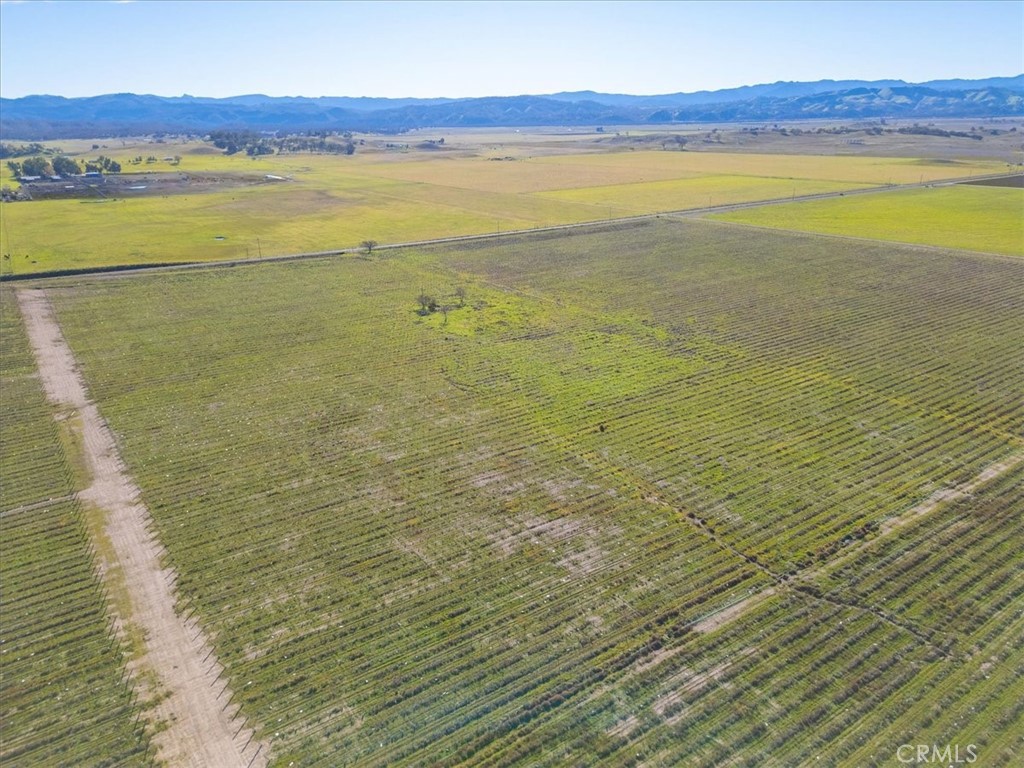 48655 Lockwood-Jolon Road Lockwood, CA 93932 - Photo 38 of 70 a view of an ocean from a building