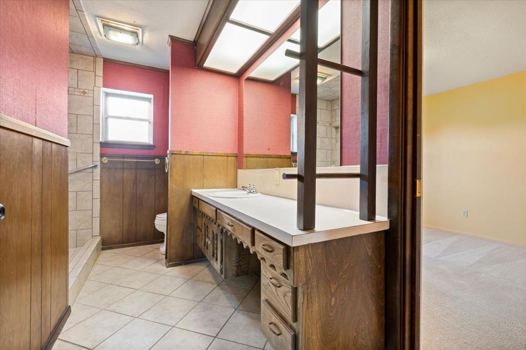 105 Riverside Drive Mineral Wells, TX 76067 - Photo 22 of 40 Full bath with a stall shower