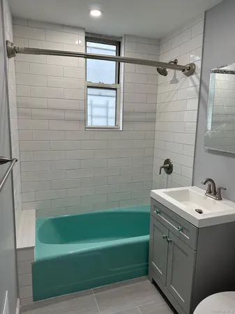$900,000 | 1126 Ward Avenue | Soundview-Bruckner