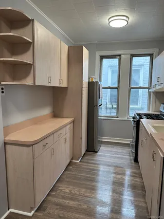 $900,000 | 1126 Ward Avenue | Soundview-Bruckner