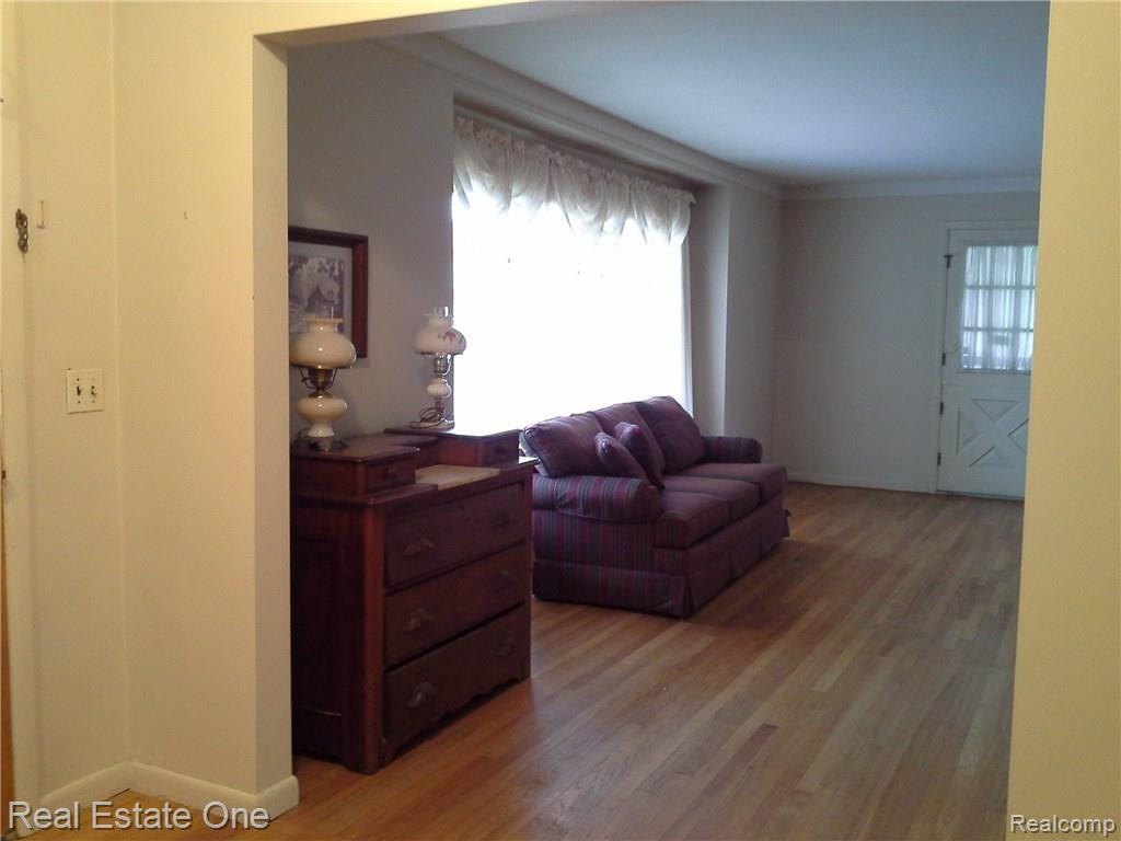 36900 West Eleven Mile Road Farmington, MI 48331 - Photo 5 of 70
