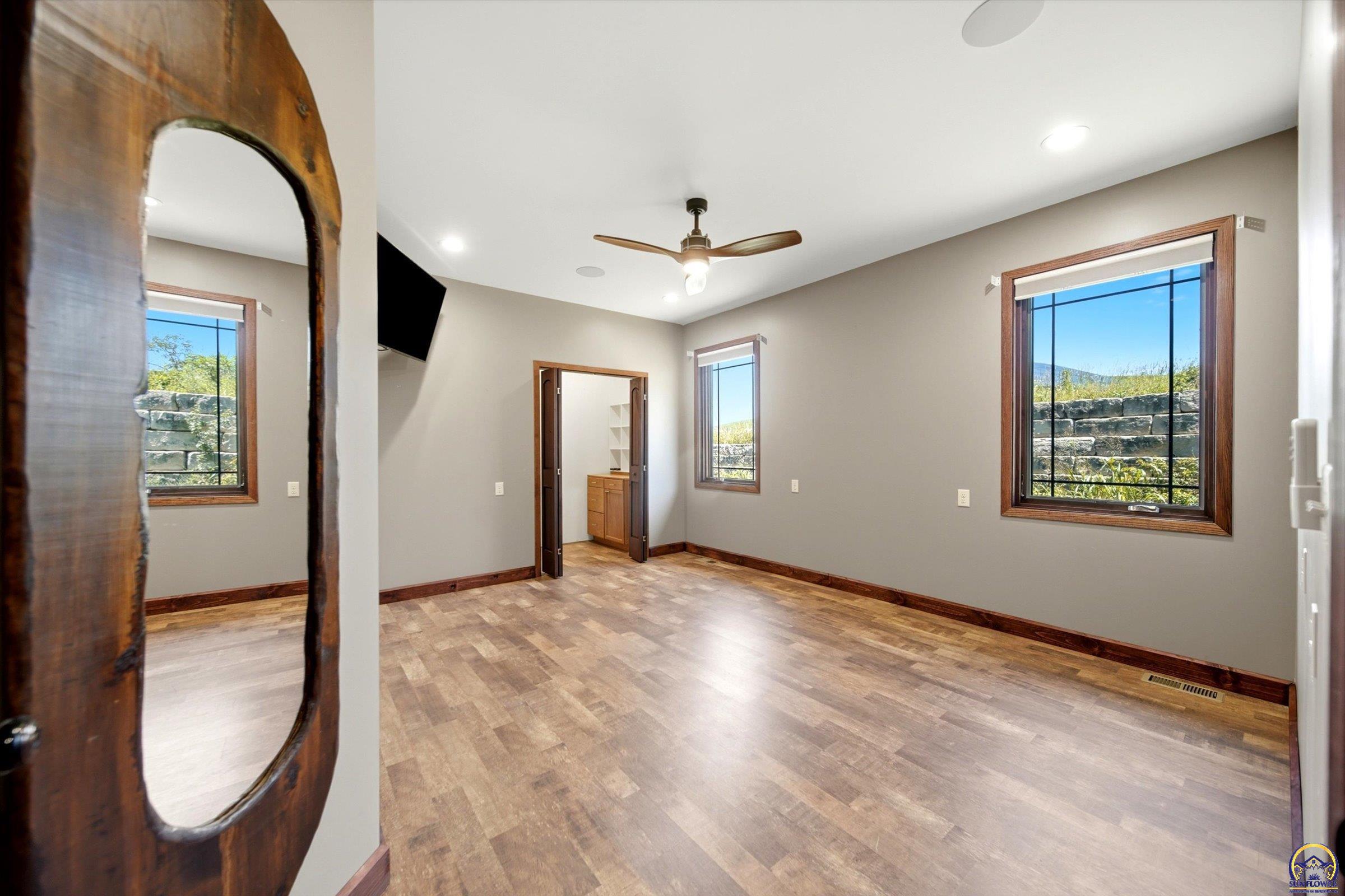 6010 Southwest Douglas Road Topeka, KS 66610 - Photo 15 of 25