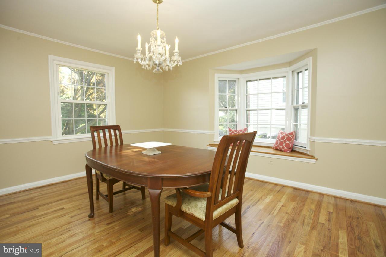 6503 Old Orchard Road Baltimore, MD 21239 - Photo 8 of 26 Refnished flrs w/chair rail detail