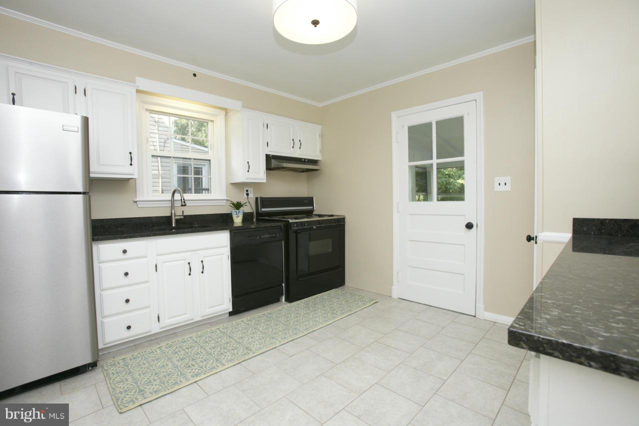 6503 Old Orchard Road Baltimore, MD 21239 - Photo 9 of 26 Gourmet Granite Kitchen- updated in 2014!