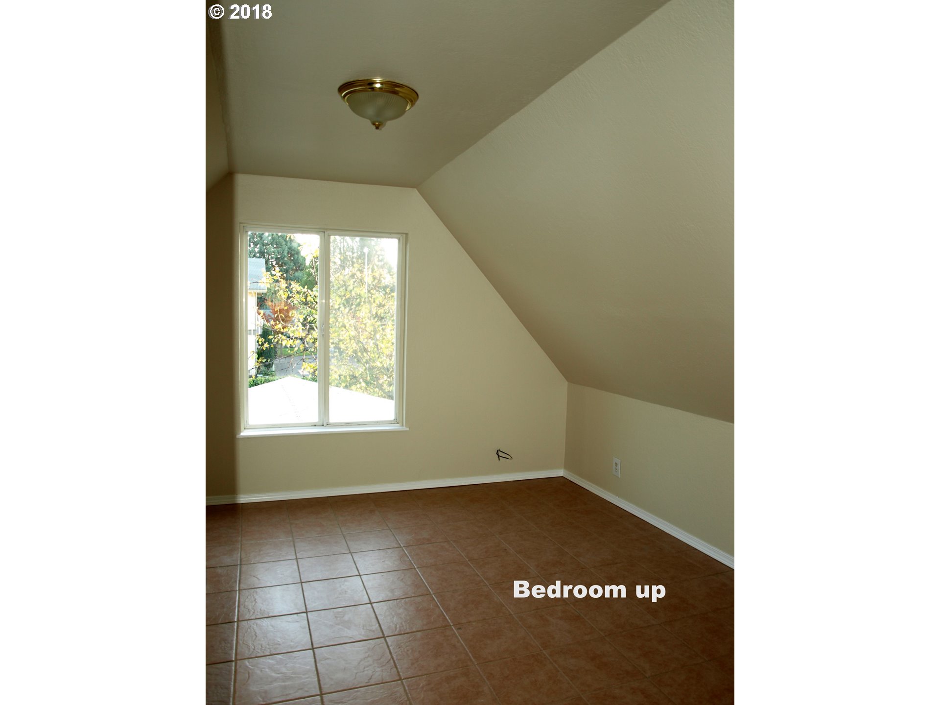 661 West M Street Springfield, OR 97477 - Photo 9 of 13 a view of room