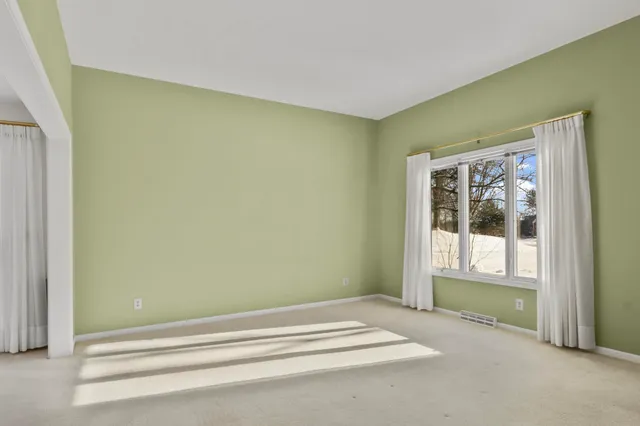 $375,000 | 9 Winterberry Trail, Madison, WI 53717