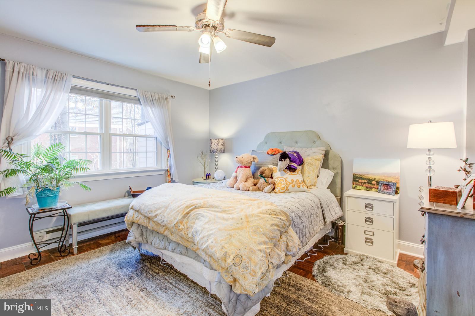 3630 Gunston Road Alexandria, VA 22302 - Photo 21 of 53 Large master bedroom
