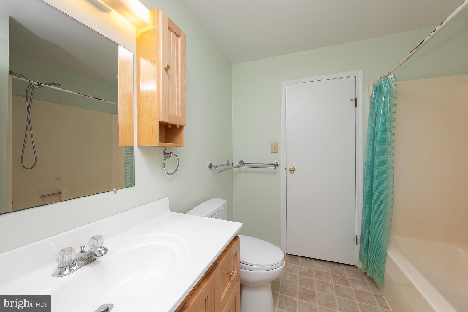 2992 Sycamore Road Huntingdon Valley, PA 19006 - Photo 15 of 26 Bathroom