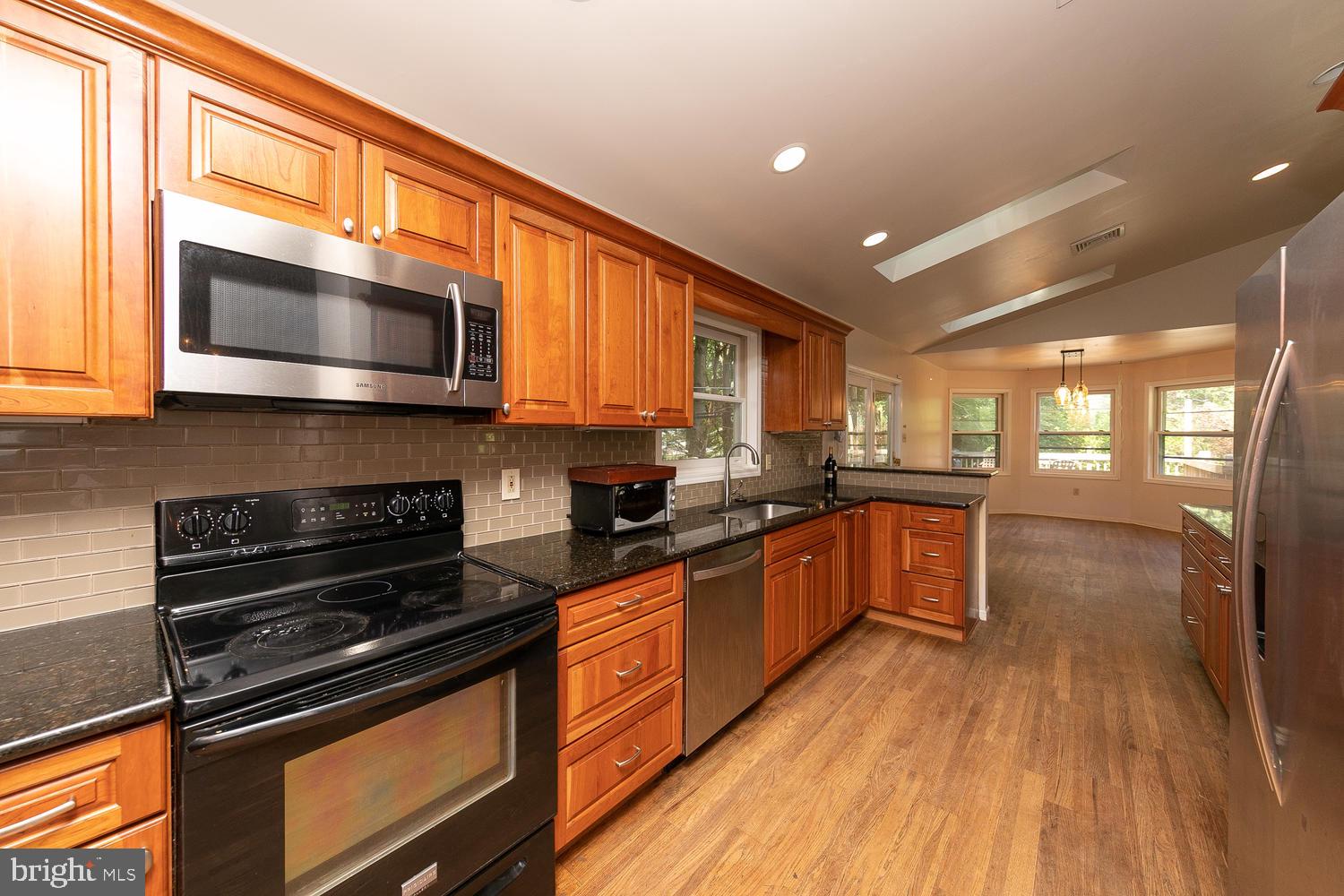 2992 Sycamore Road Huntingdon Valley, PA 19006 - Photo 8 of 26 Kitchen