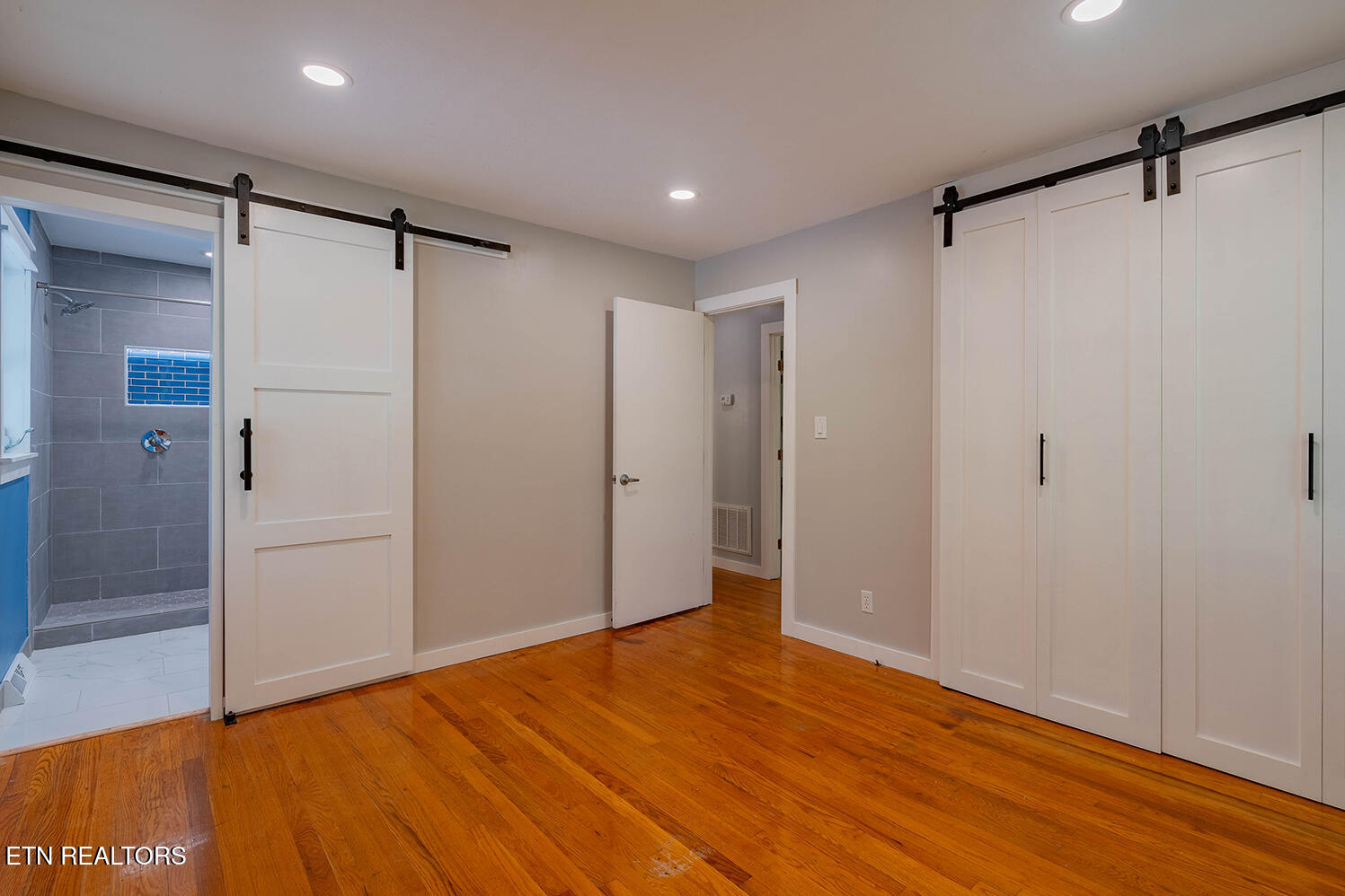 909 West Outer Drive Oak Ridge, TN 37830 - Photo 17 of 34 A7300082-HDR